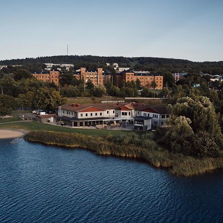 Hasse Pa Sjoekanten Hotell & Restaurang Jönköping Exterior foto